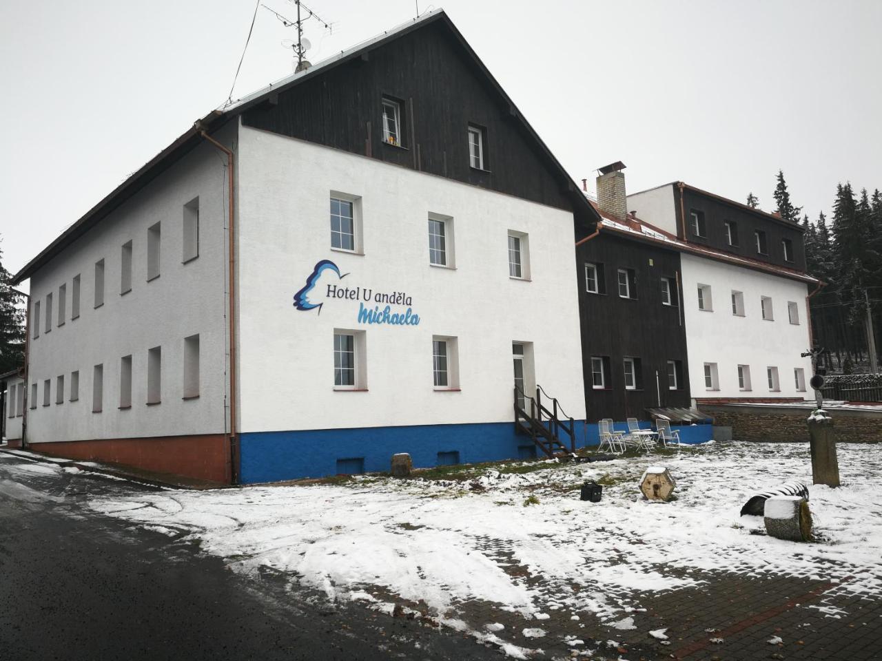 Hotel U Andela Michaela Javorná Екстериор снимка